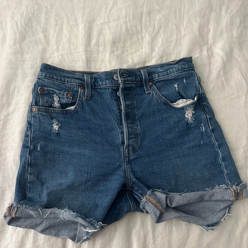 Levi 501 Cut-off Denim Shorts